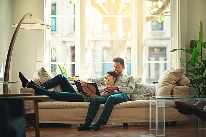 couple reading